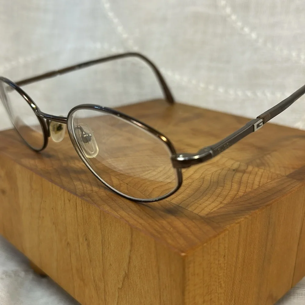 Gucci frames classic elegant